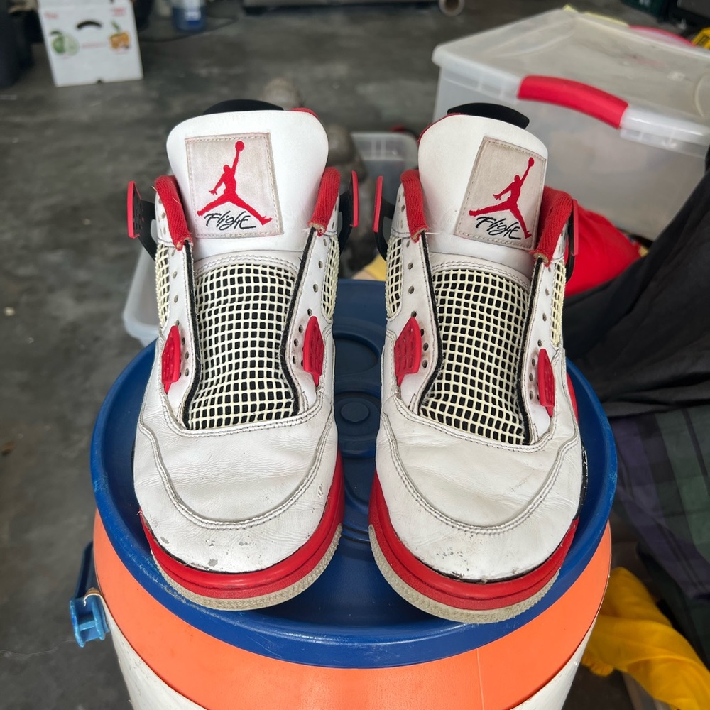 COPY - Jordan 4 fire red size 9 used no box